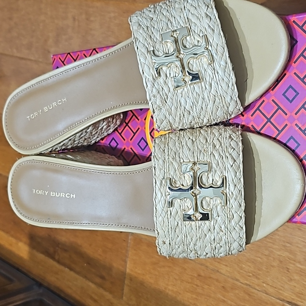 Tory Burch Raffia Block heel sandals. Size 8 US